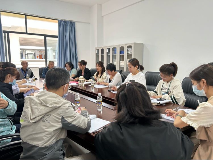 同课巧设计，异构显匠心 ―――记海师附小与新海巨乳做爱数学组“同课异构”教研活动