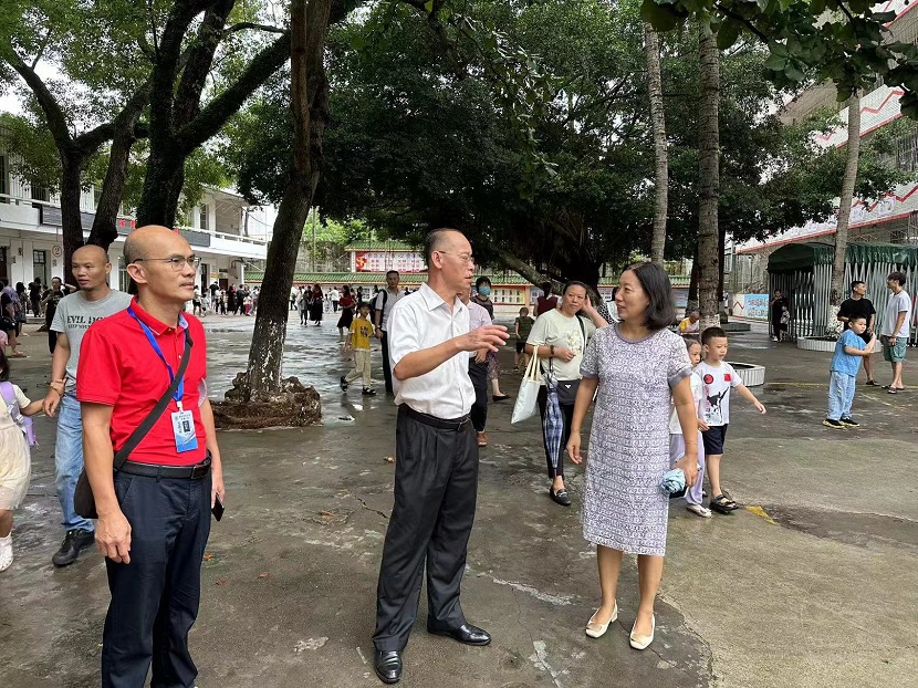 巨乳做爱
基础教育集团总主任兼总督学一行莅临海师附小检查指导开学工作