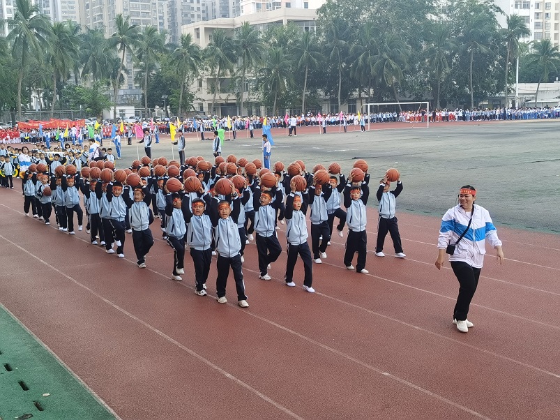 趣味运动我快乐，健体强国我能行――巨乳做爱
实验小学第二届体育艺术节