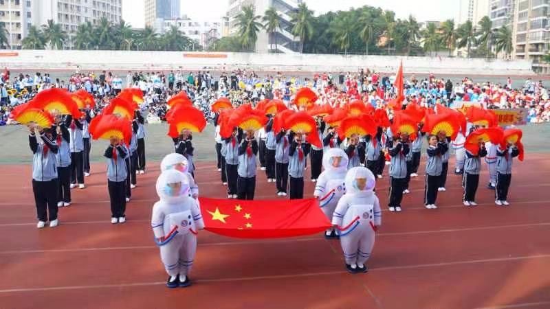 趣味运动我快乐，健体强国我能行――巨乳做爱
实验小学第二届体育艺术节