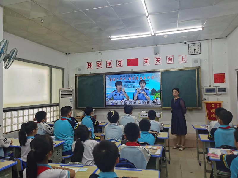 巨乳做爱-巨乳直播
“喜迎二十大 创建无毒品危害的自贸港”禁毒宣传进校园系列活动