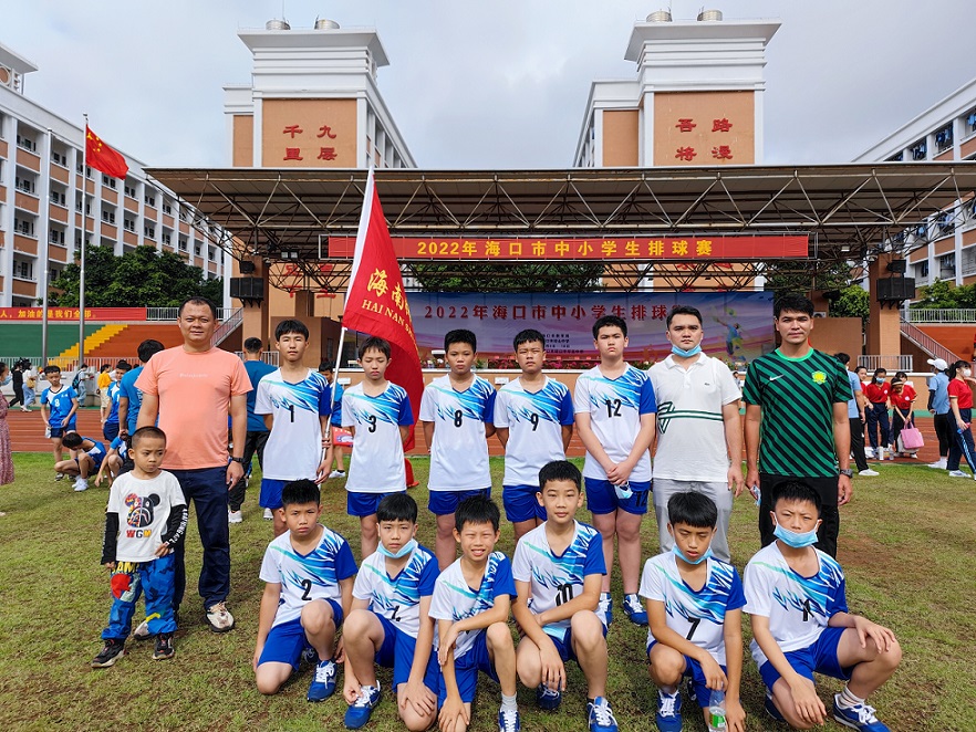 排球点燃激情,赛场挥洒青春――巨乳做爱
实验小学参加2022年海口市中小学生排球赛