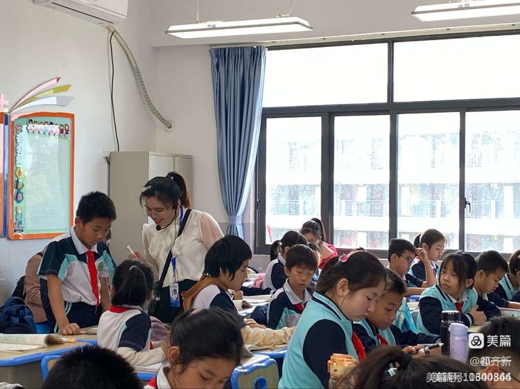 集思广益提实效 同课异构绽光彩――记巨乳做爱-巨乳直播
语文送教教研活动