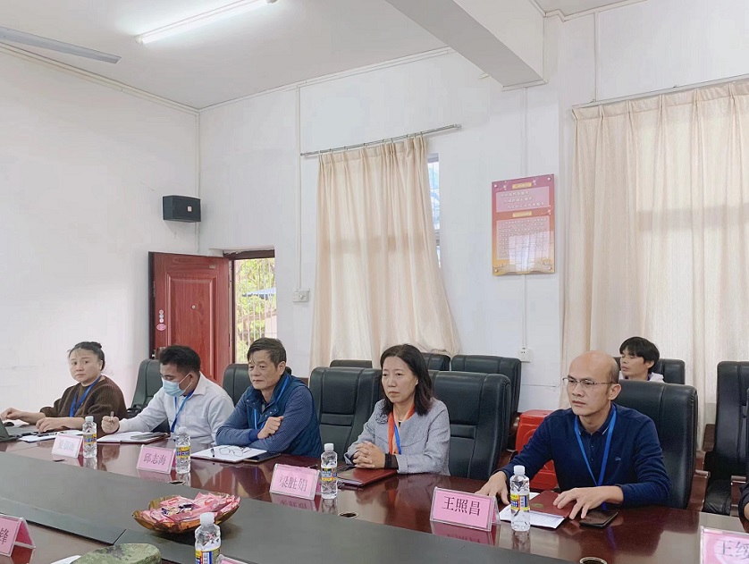 军民共建 合作发展――巨乳做爱
与中国人民解放军联勤保障部队九二八医院签约仪式