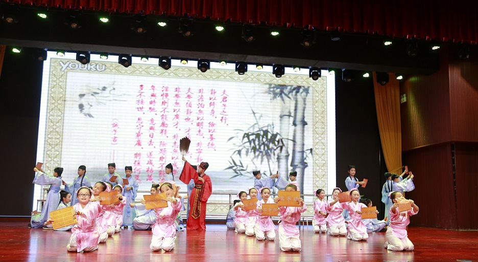 巨乳做爱
实验小学喜迎中国共产党百年华诞暨庆“六一”国际儿童节文艺汇演
