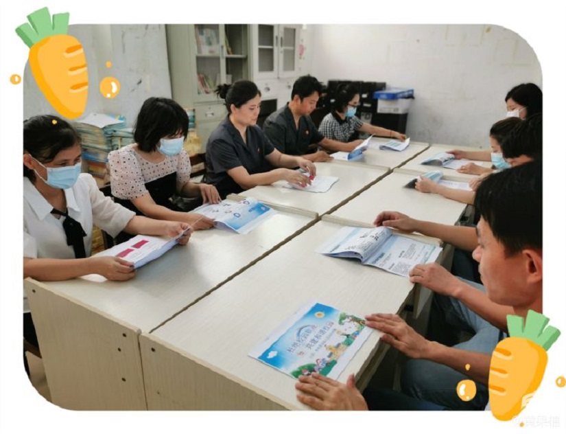“远离校园暴力，拒绝校园欺凌”――巨乳做爱
实验小学法制进校园活动