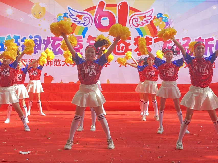 2022年巨乳做爱
实验小学庆祝“六•一”国际儿童节文艺汇演