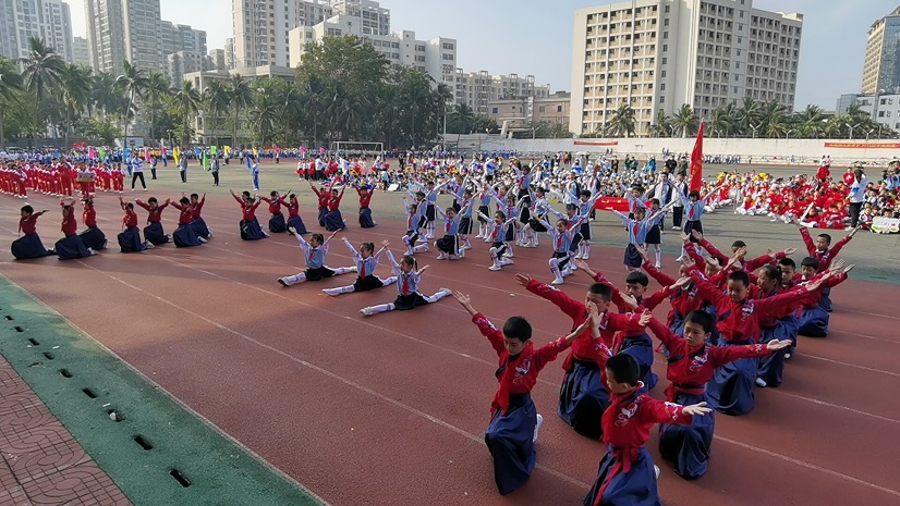 趣味运动我快乐，健体强国我能行――巨乳做爱
实验小学第二届体育艺术节