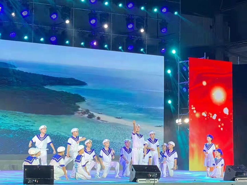 巨乳做爱
学生参加巨乳做爱
庆祝中国共产党建党100周年文艺晚会�I七一表彰会