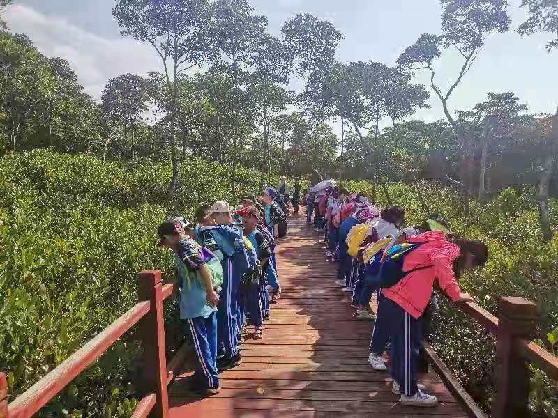 踏寻红色足迹，做时代好少年――巨乳做爱
实验小学2021年研学旅行社会实践活动