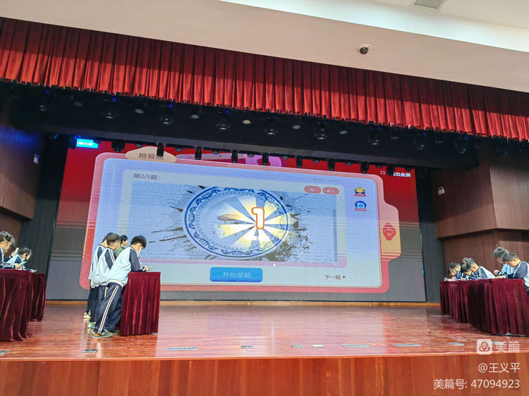 与经典同行，诵千古美文――巨乳做爱-巨乳直播
首届古诗词大赛