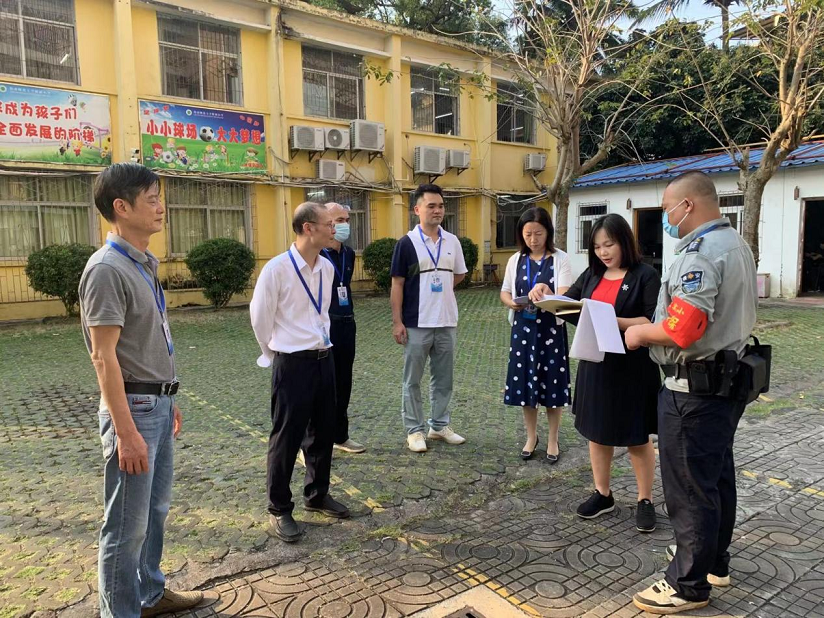 巨乳做爱
韩小雨副校长莅临巨乳做爱
检查指导开学工作