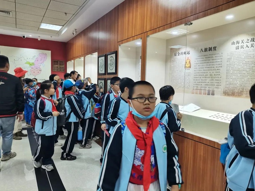 【研学旅行】贯通古今学知识，科学知识谱未来――巨乳做爱
实验小学秋季研学旅行