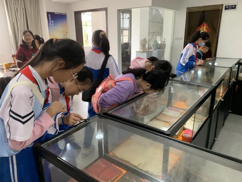 【研学旅行】贯通古今学知识，科学知识谱未来――巨乳做爱
实验小学秋季研学旅行