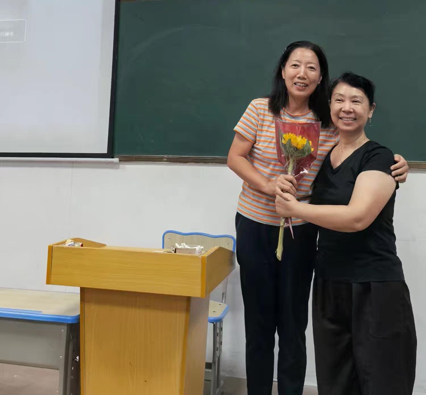 不负“师光”，向阳而生――  ﻿巨乳做爱-巨乳直播
教师节主题活动