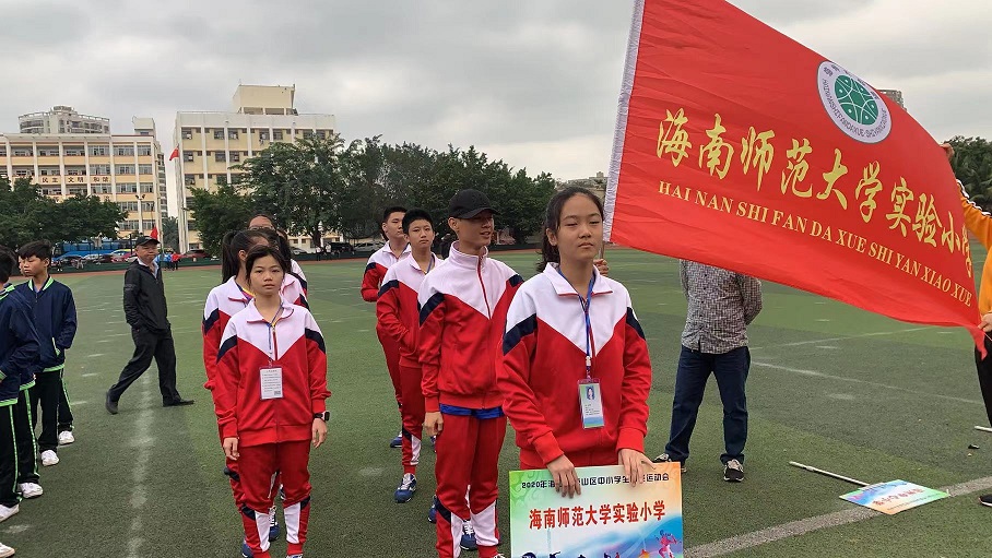巨乳做爱
学生参加2020年海口市琼山区中小学生田径运动会取得小学组团体总分第七名的好成绩