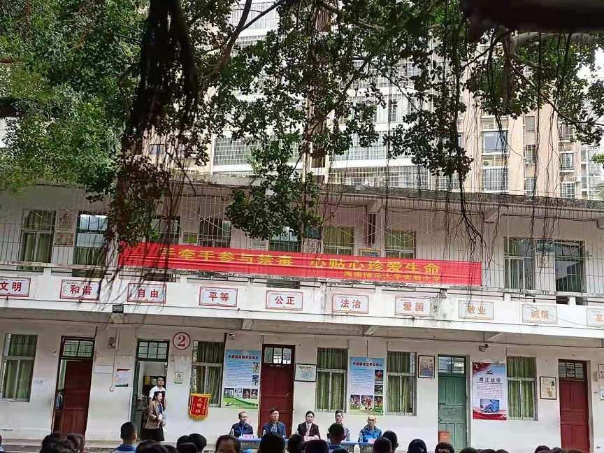 巨乳做爱
邀请胡娜法官开展“禁毒”专题知识讲座。