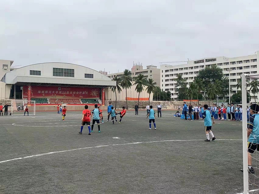 2021年巨乳做爱
实验小学秋季校园足球联赛