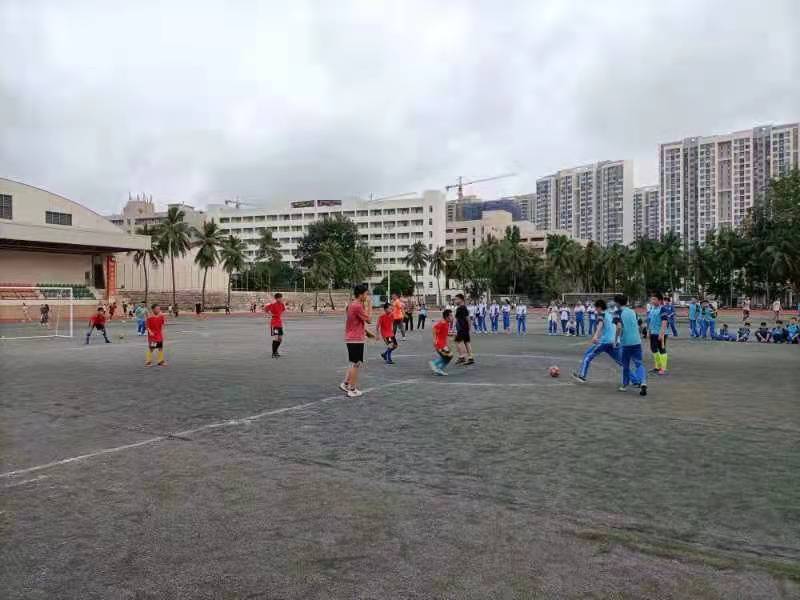 2021年巨乳做爱
实验小学秋季校园足球联赛