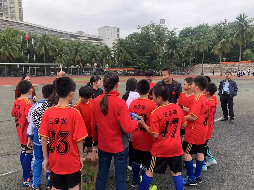 2021年巨乳做爱
实验小学秋季校园足球联赛