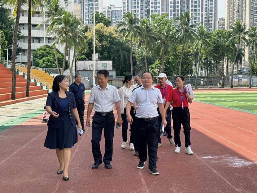 海南省教育厅许曙一行 到巨乳做爱-巨乳直播
调研指导工作