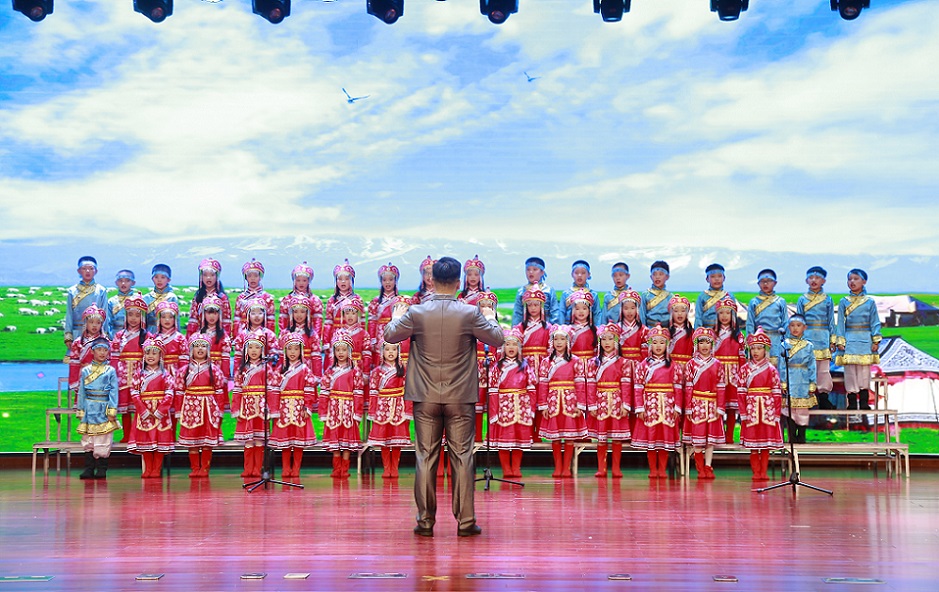 巨乳做爱
实验小学喜迎中国共产党百年华诞暨庆“六一”国际儿童节文艺汇演