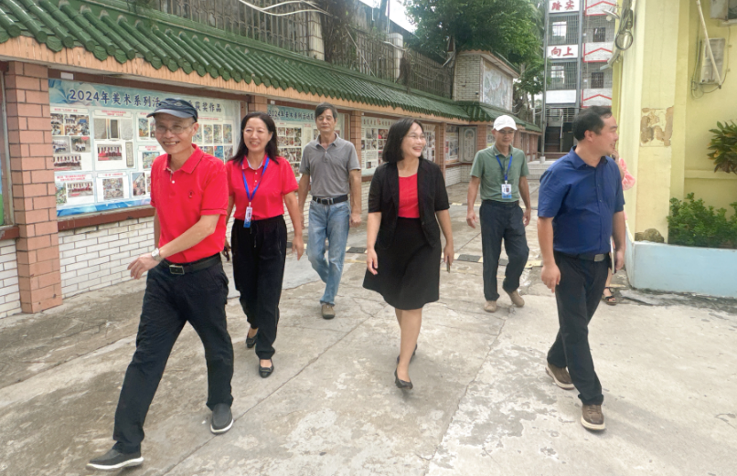 巨乳做爱
韩小雨一行到巨乳做爱
 检查台风“摩羯”后复学工作